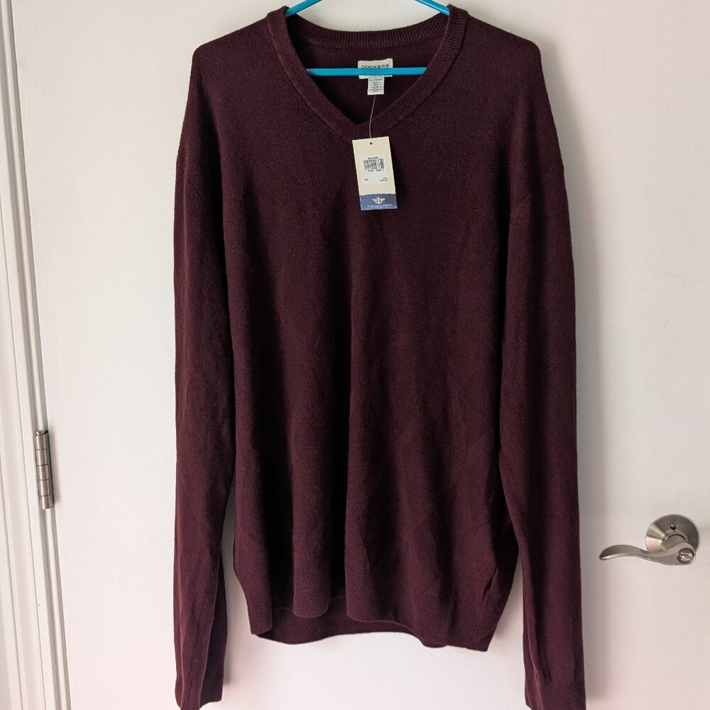 Dockers Light Weight Sweater, Men's XXL, Maroon, New with Tag